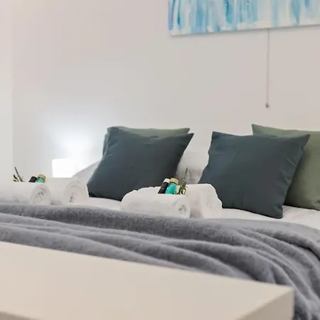 Huswell - With Frontal Sea View In 아파트 *