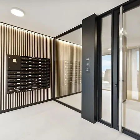 Huswell - With Frontal Sea View In Apartment