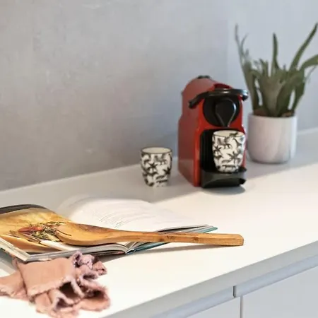 Huswell - With Frontal Sea View In 아파트 *