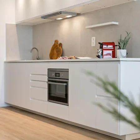 Huswell - With Frontal Sea View In Apartment