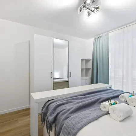 Huswell - With Frontal Sea View In * 크노케-하이스트